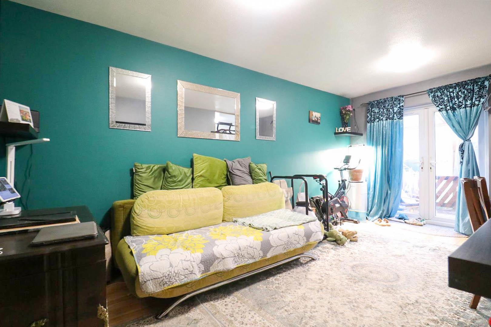 1 bed property in North Twelfth Street, Milton Keynes